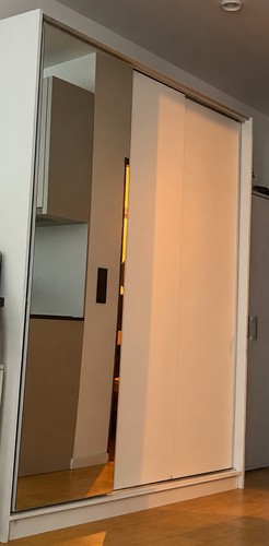 Kleiderschrank