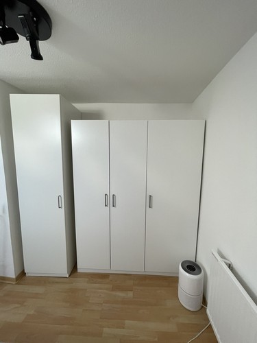 Kleiderschrank - ,