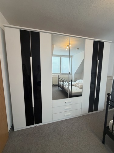 Großer kleiderschrank mit - kleiderschrank,