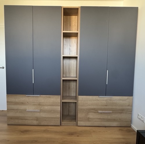 Großer kleiderschrank mit - großer,