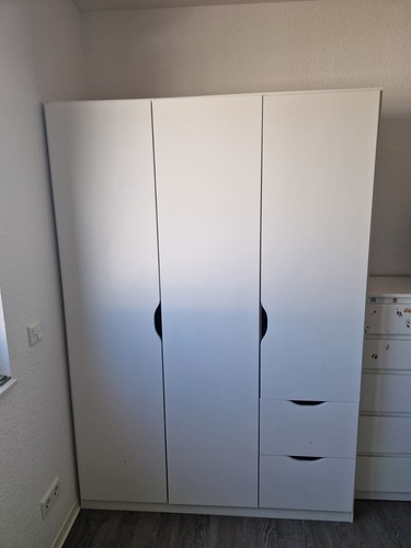 Kleiderschrank mit griffmulden - kleiderschrank,